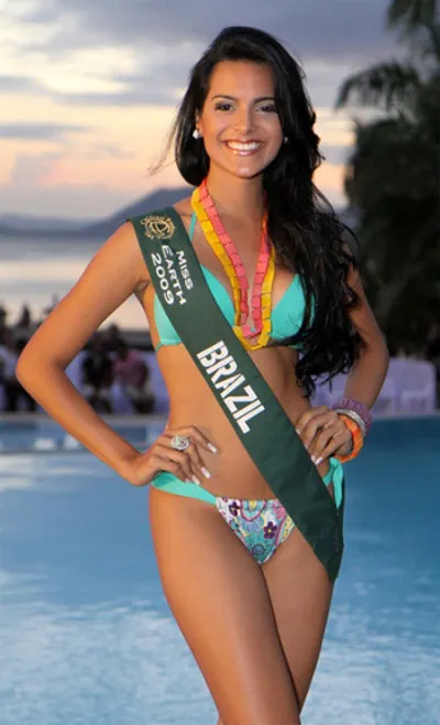 Đương kim Hoa hậu trái Đất 2009, Larissa Ramos